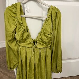 Lulu’s Green Long Sleeve Dress - satin NWT